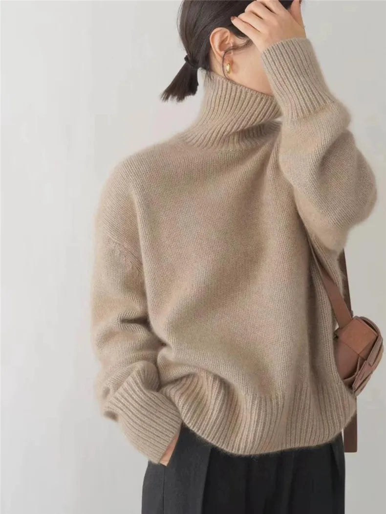 Nina TurtleNeck